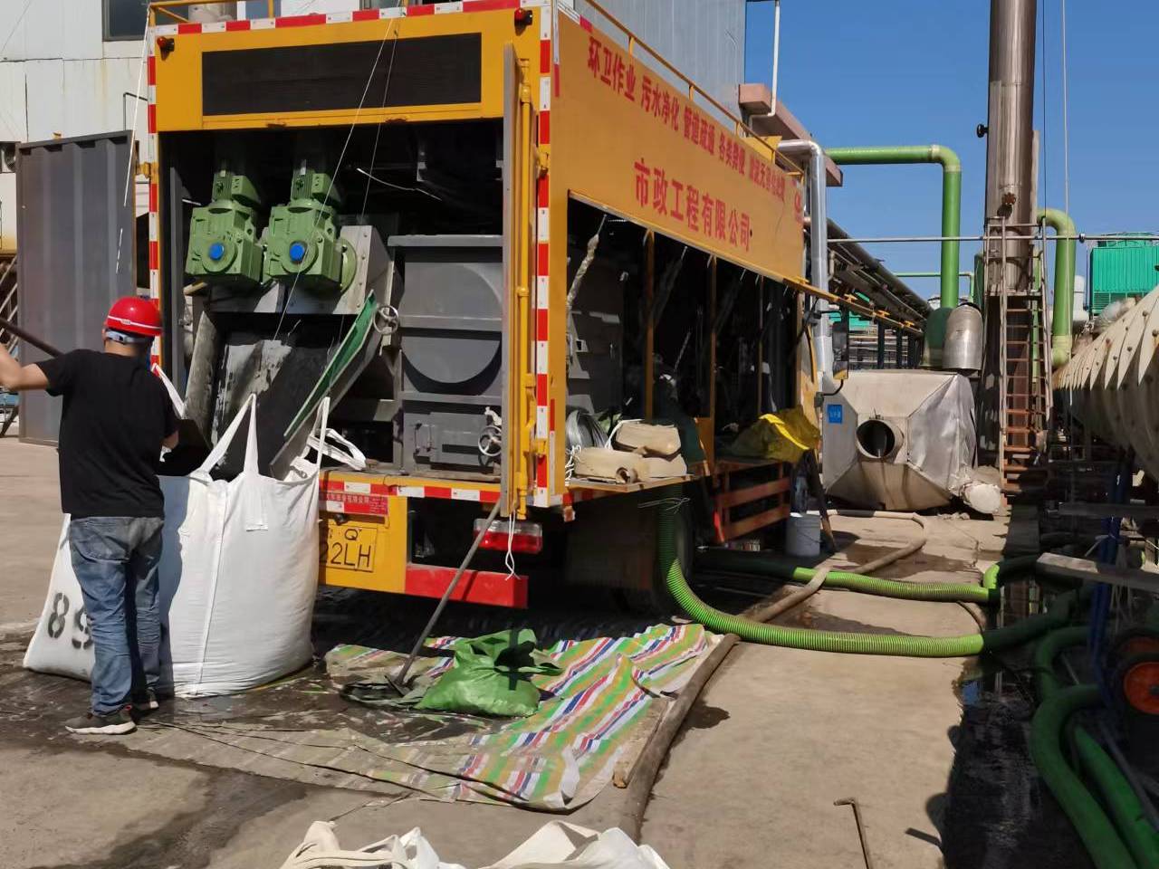 郓城淤泥压干处理